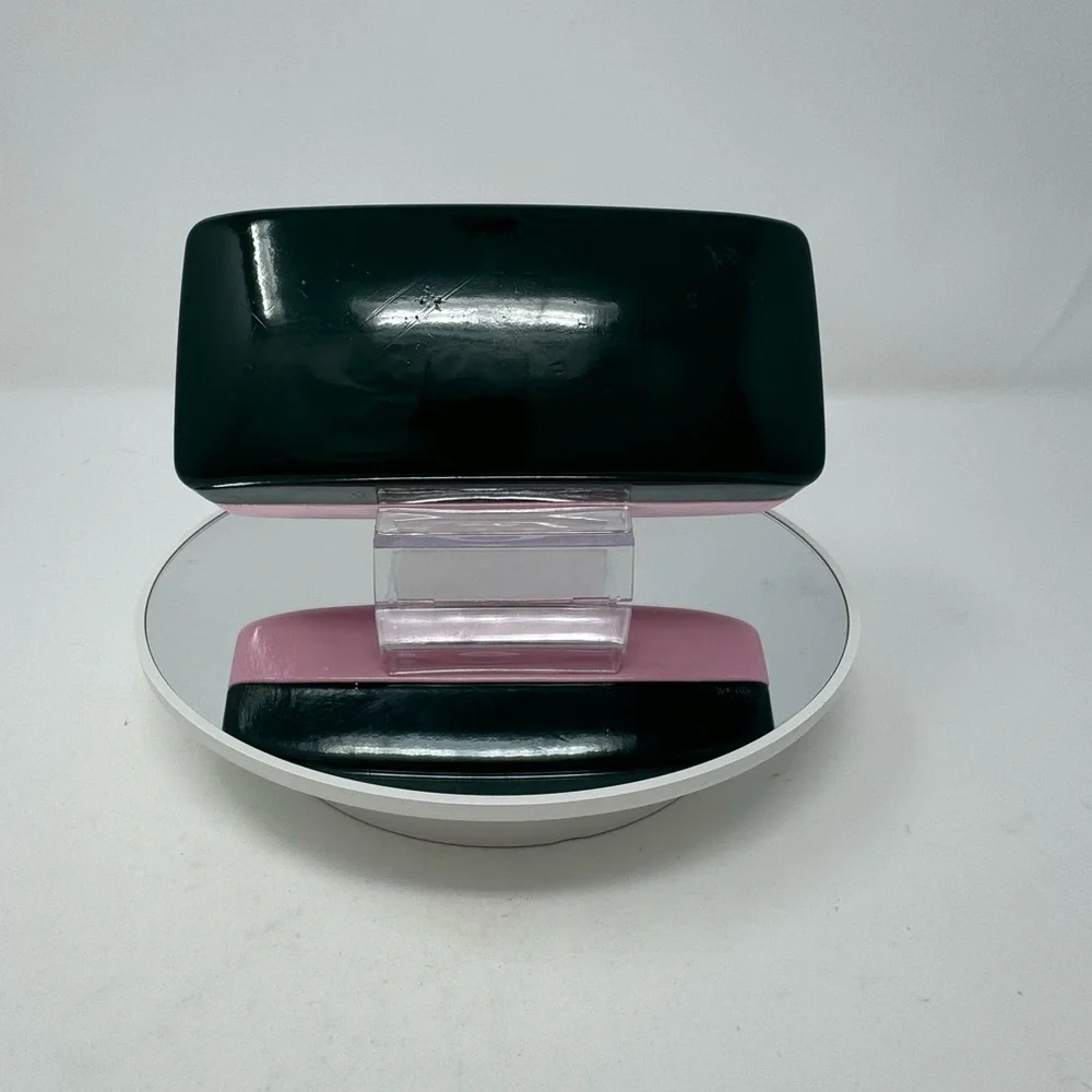 Kate Spade Glasses Case With Cloth - Picture 3 of 5